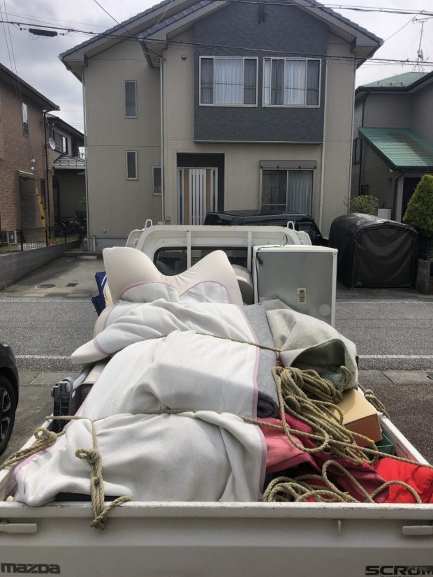 【秦野市】軽トラック1台程度の不用品の回収☆不用品の追加にも対応できる積み放題プランで大量の不用品を処分でき、お客様に喜んでいただけました!