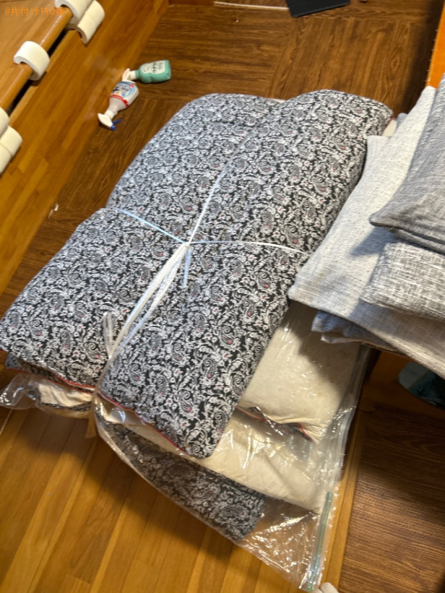 【大津市】椅子、布団、トロフィー、カップ、メダル、衣類等の回収